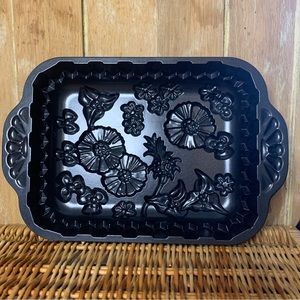 Nordic Ware Wildflower Pan 10 cup cake pan